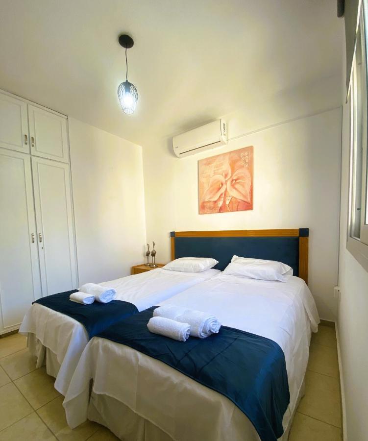 Penny'S Kato Paphos Apartment Luaran gambar